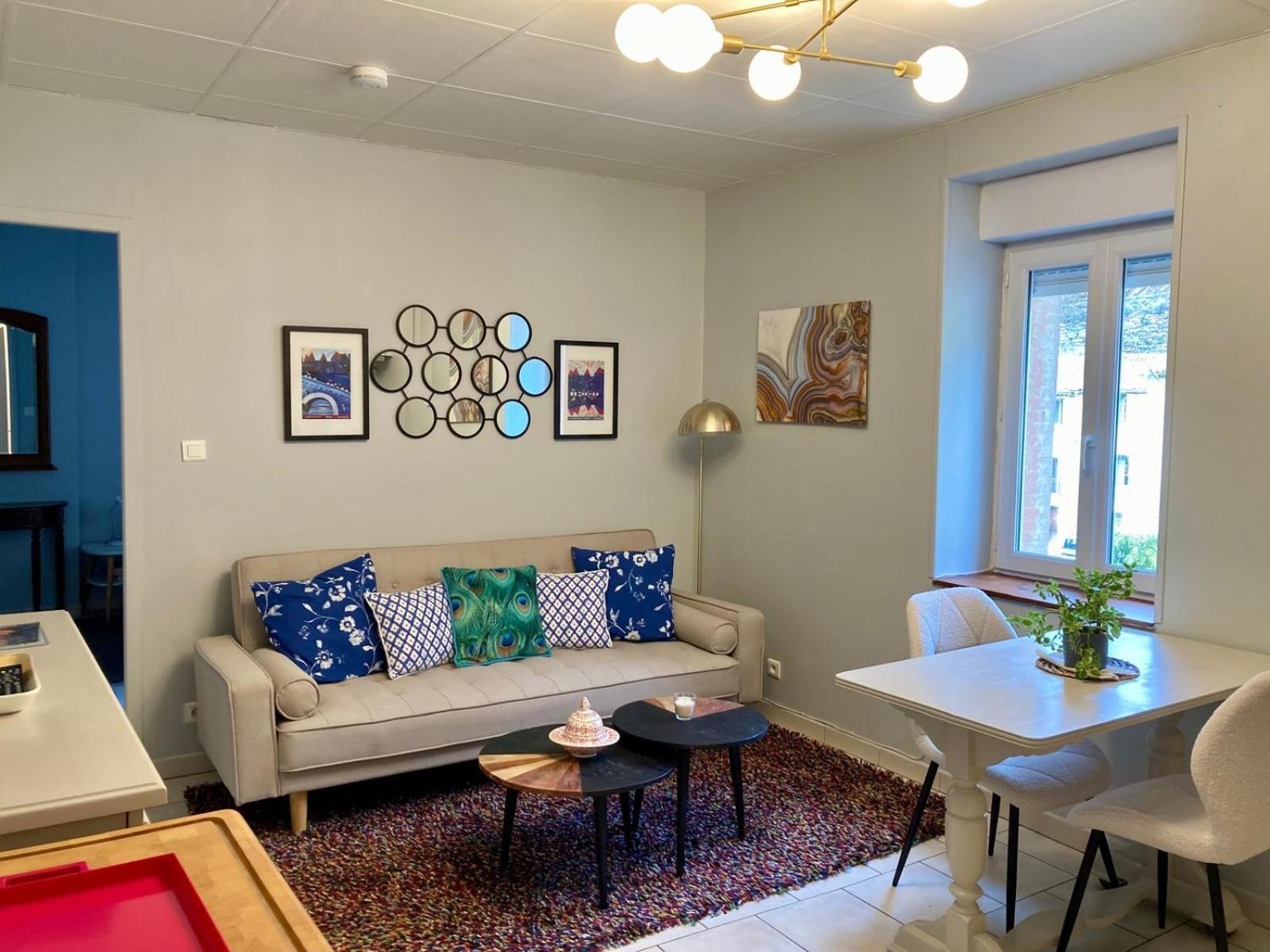 3 Star Surdespine Historic 4 Chateaux Air Conditioned Apartment Lastours